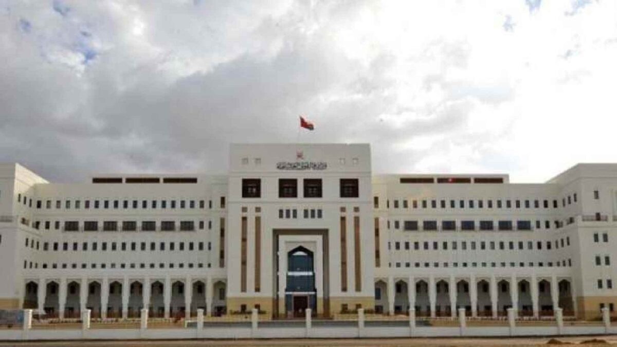 labour law oman
